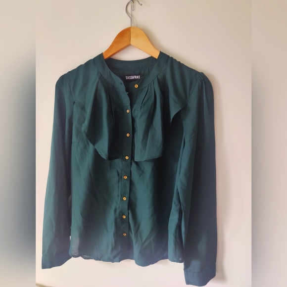 Ruffled button down shirt - Picture 2 of 4